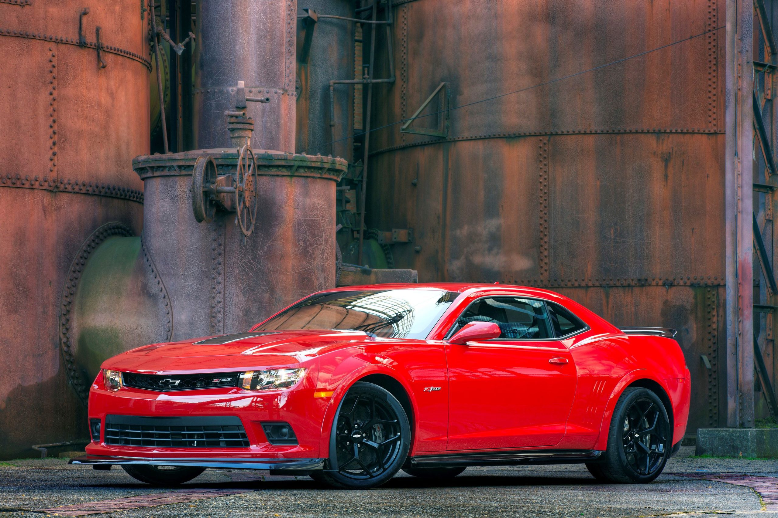 The 2014 Camaro Z/28 is an all American track hunter